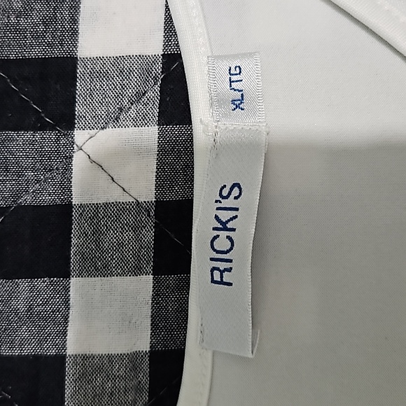 Maurices white cami - Picture 3 of 3